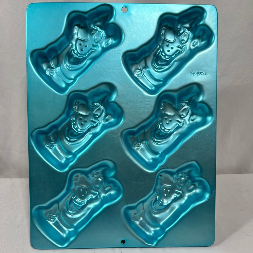 WILTON Blue SCOOBY DOO Mini Treats Metal Cake Pan Cookies Cake Brownies Cupcakes